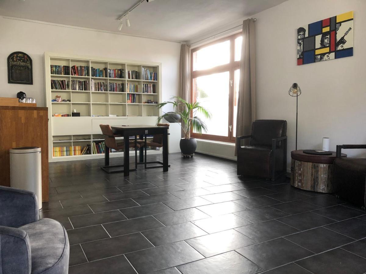 'T Posthuys Bed & Breakfast Leens Екстериор снимка
